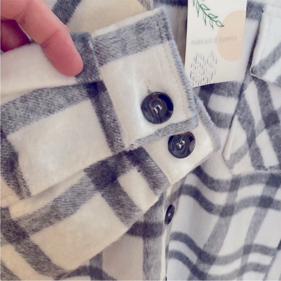 Lined Shacket w/Pockets Plaid Flannel Gray & White NWT by Thread & Supply - Picture 8 of 11